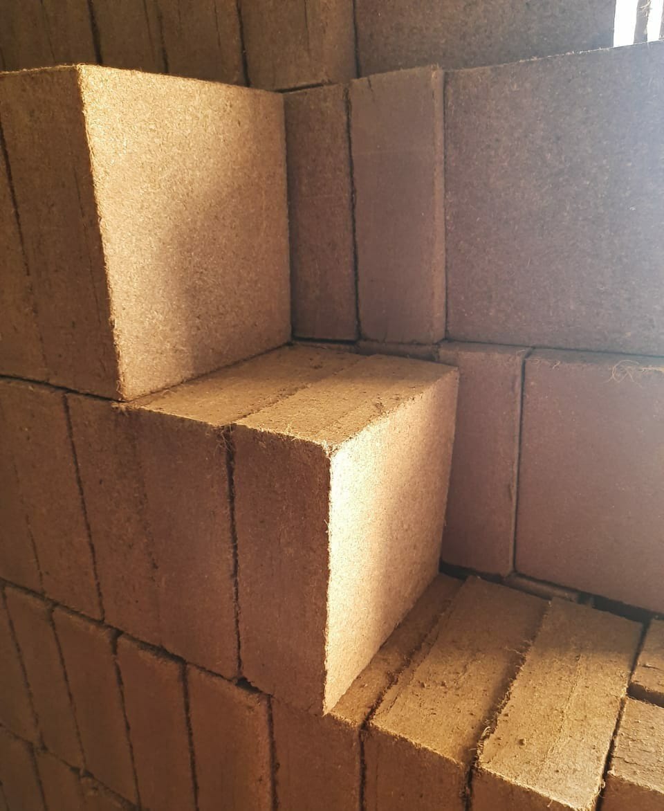 Cocopeat Premium Quality 5kg Block view 2 thumbnail 2